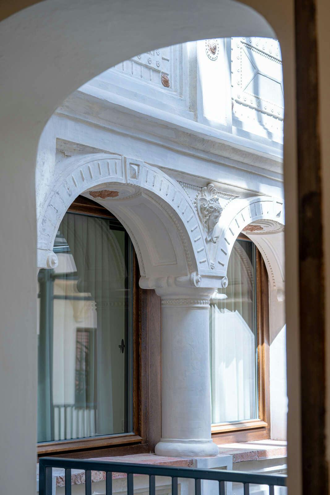 Maxim Suites by Elias Holl