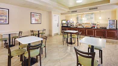 Hotel Best Western Plus Deerfield Beach Hotel & Suites photo 3
