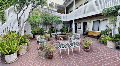 Catalina Courtyard Suites