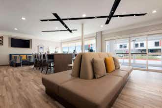 Hotel Days Inn & Suites by Wyndham Beaumont West / I-10 & Walden photo 1