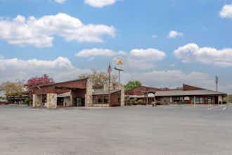 Hotel Best Western Sunridge Inn & Conference Center photo 2