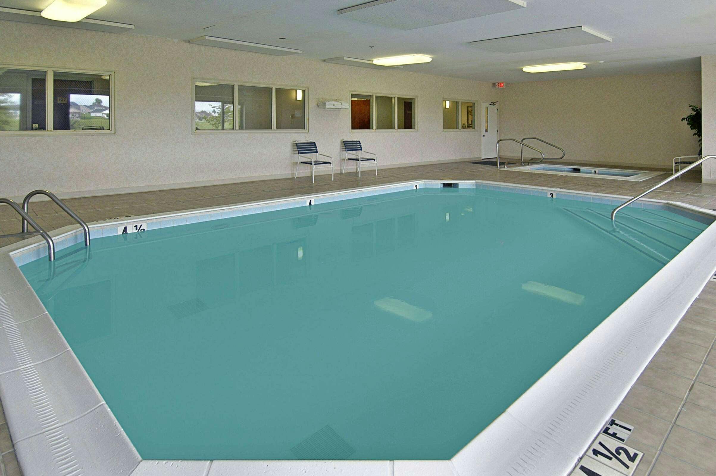 Hotel Ramada Mount Sterling photo 1