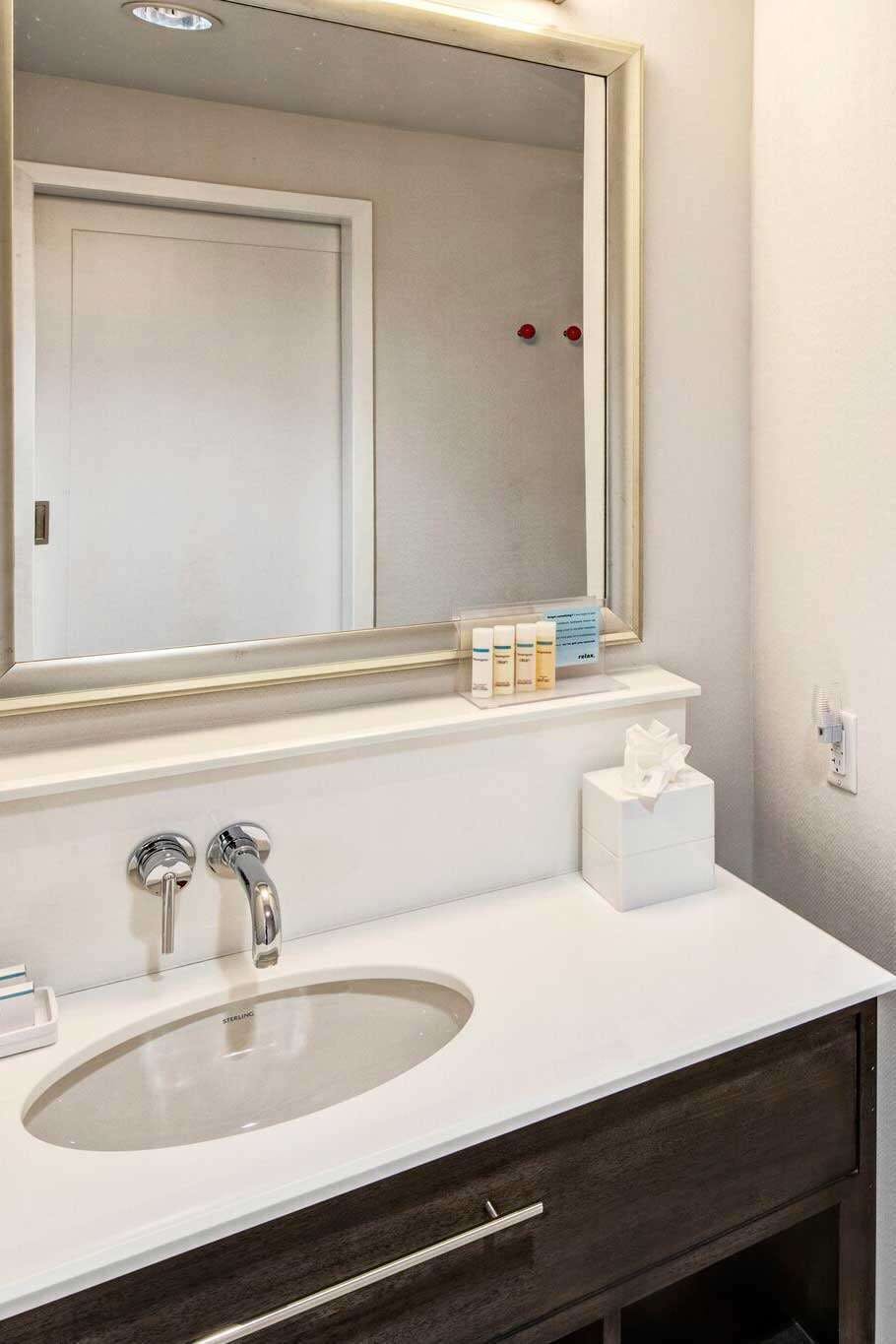 Hotel The Hotel Continental Miami Beach, A Tapestry Collection by Hilton photo 4