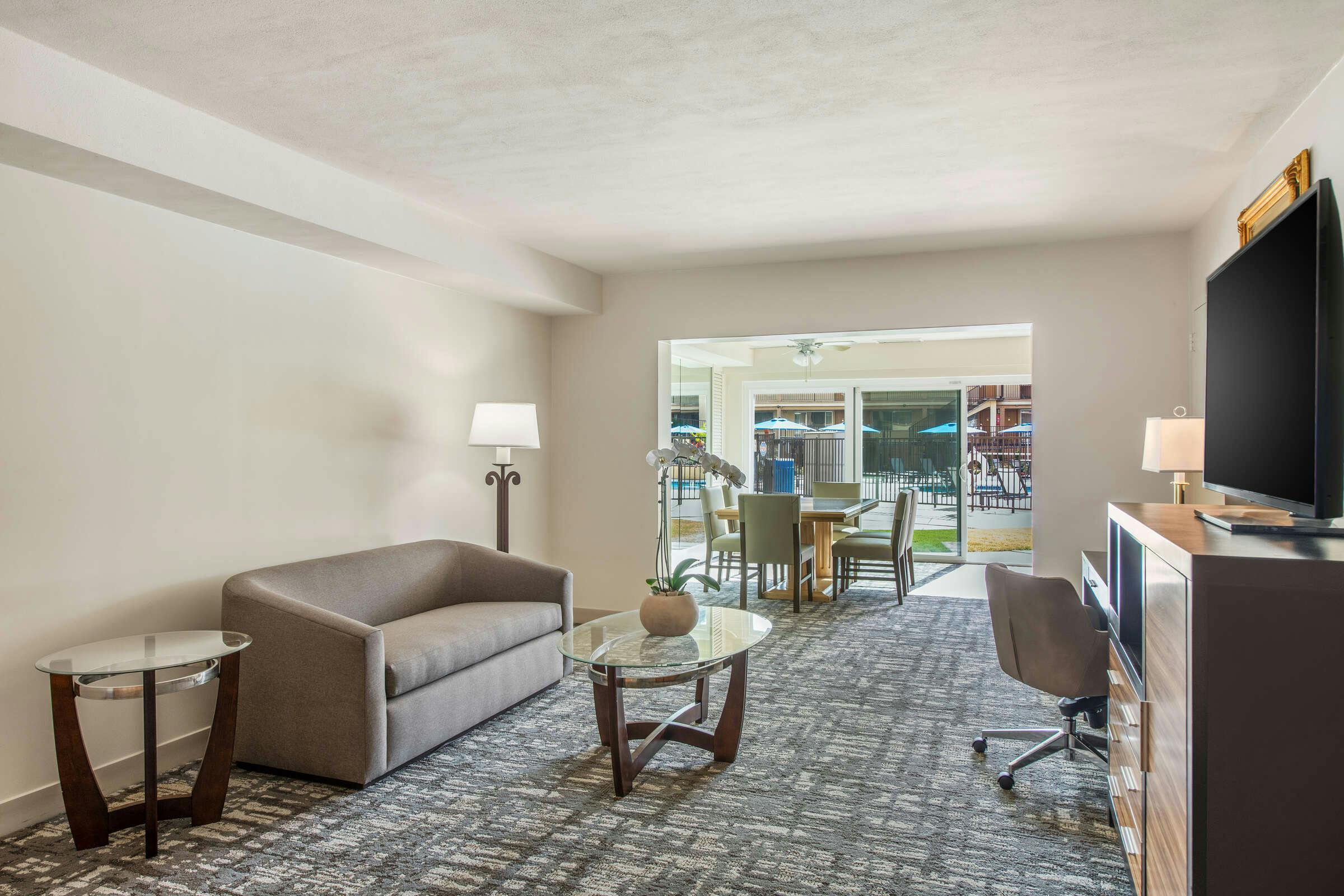 Hotel Crowne Plaza San Diego Mission Valley photo 2