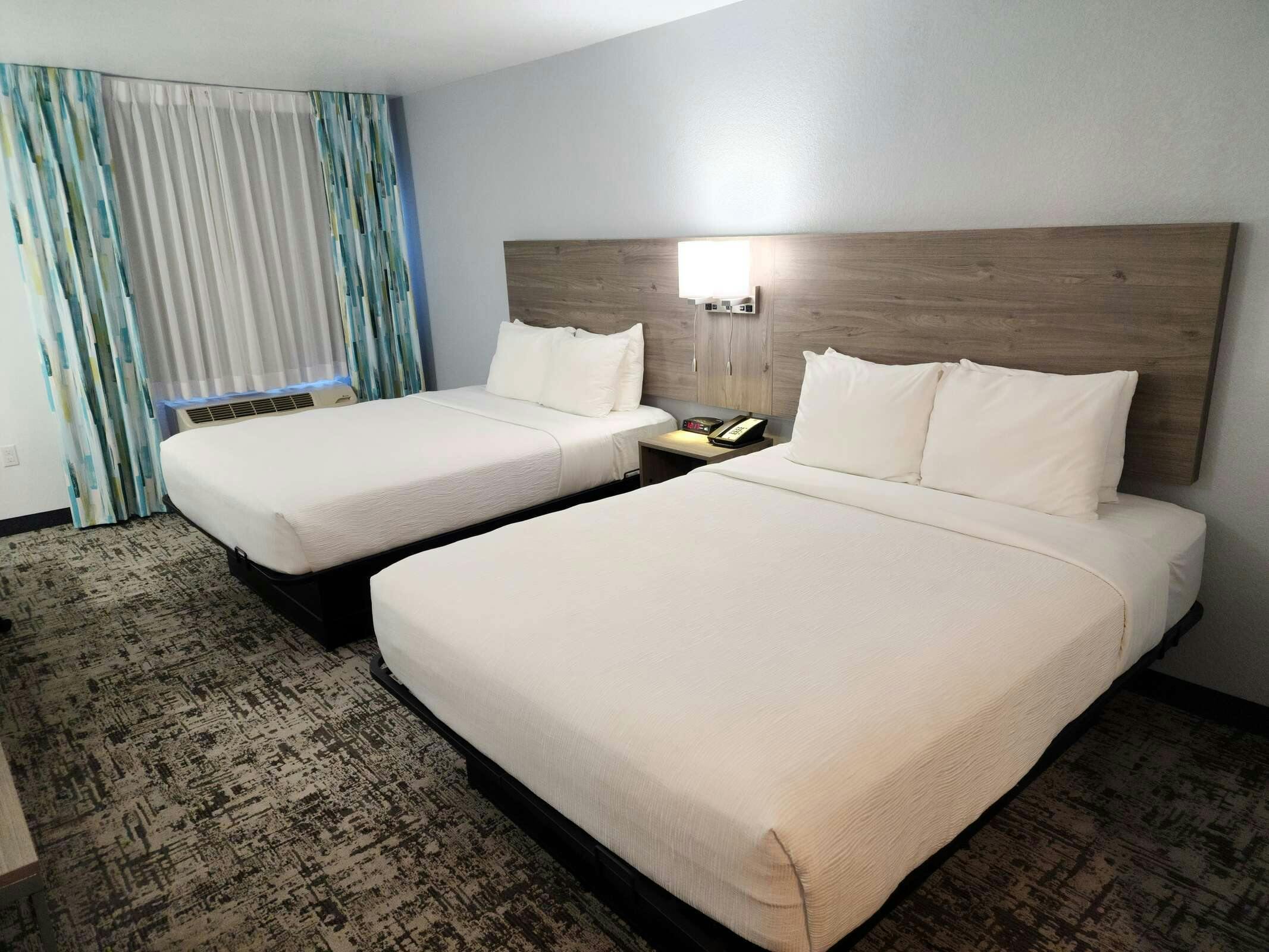 Hotel Quality Inn & Suites Denver International Airport photo 3