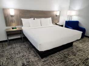 Hotel Quality Inn & Suites Denver International Airport photo 2