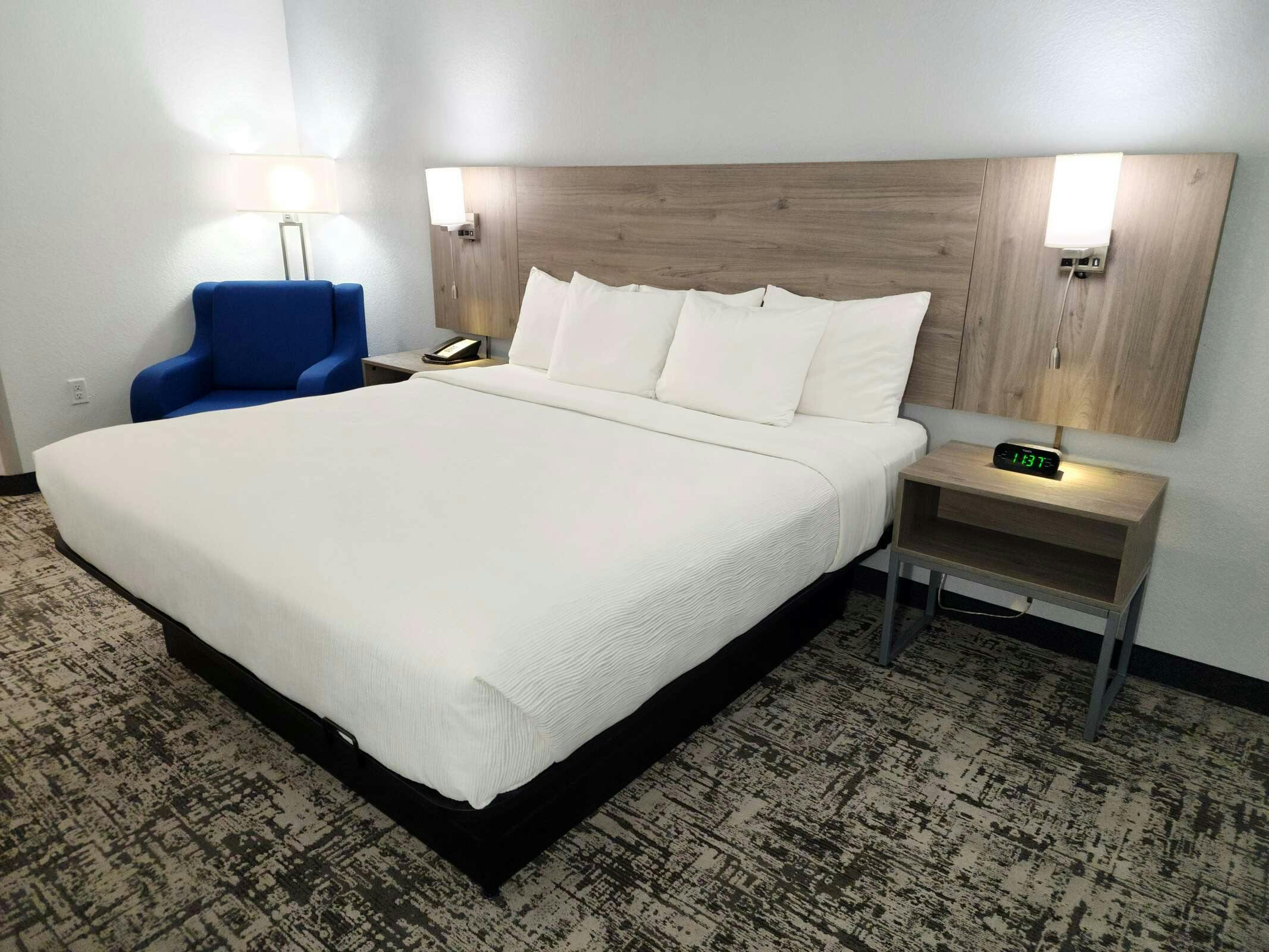 Hotel Quality Inn & Suites Denver International Airport photo 4