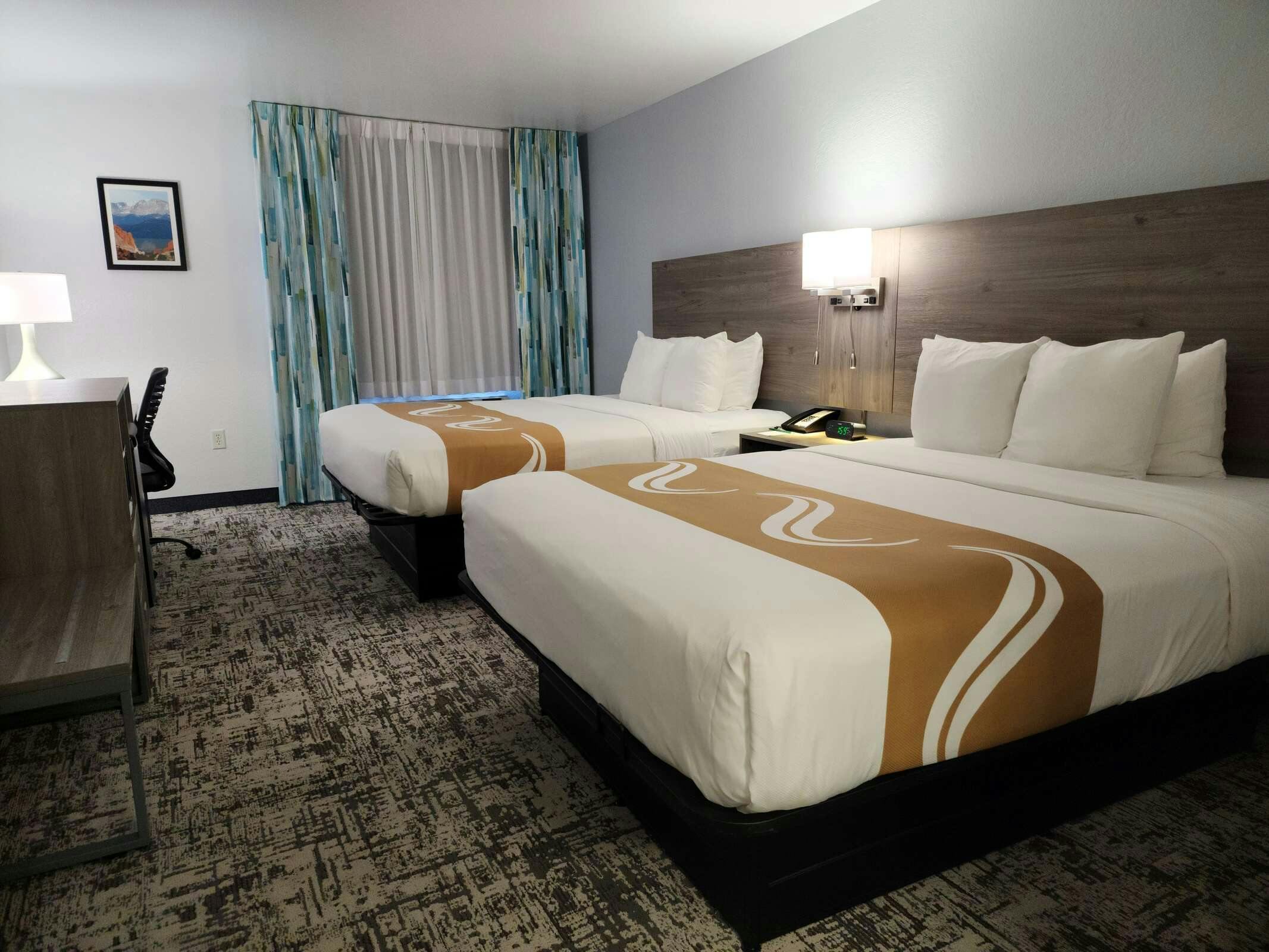 Hotel Quality Inn & Suites Denver International Airport photo 5