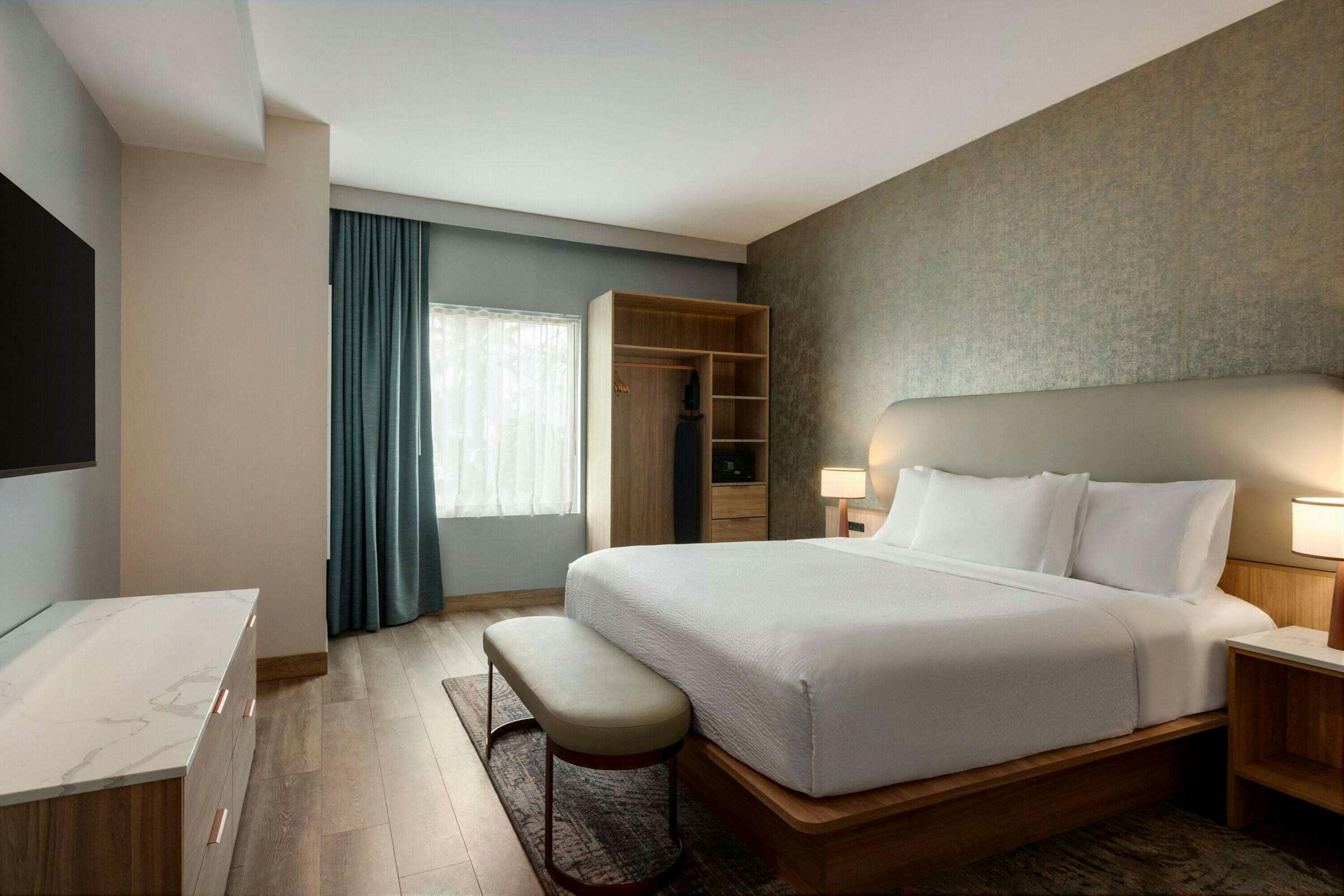 Hotel Sea Glass Beach Place, Trademark Collection by Wyndham photo 5