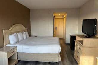 Hotel Hilltop Inn & Suites photo 3
