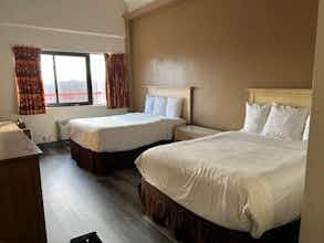 Hotel Hilltop Inn & Suites photo 1