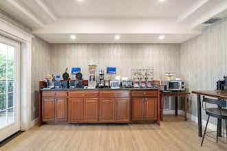Hotel Best Western Cedar Inn & Suites photo 1