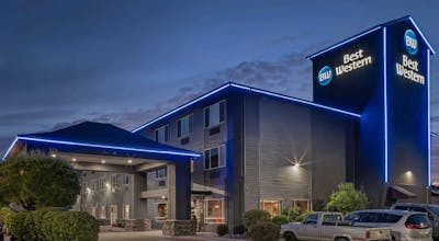 Best Western Plus Cascade Inn & Suites