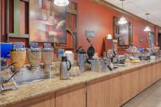 Hotel Best Western Plus Cascade Inn & Suites photo 2
