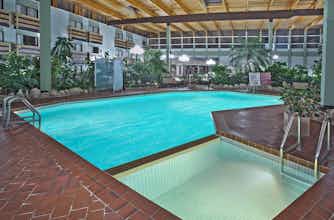 Hotel Baymont Inn Suites Red Deer photo 1