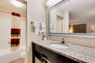 Hotel Red Roof Inn Gulfport - Biloxi Airport photo 2