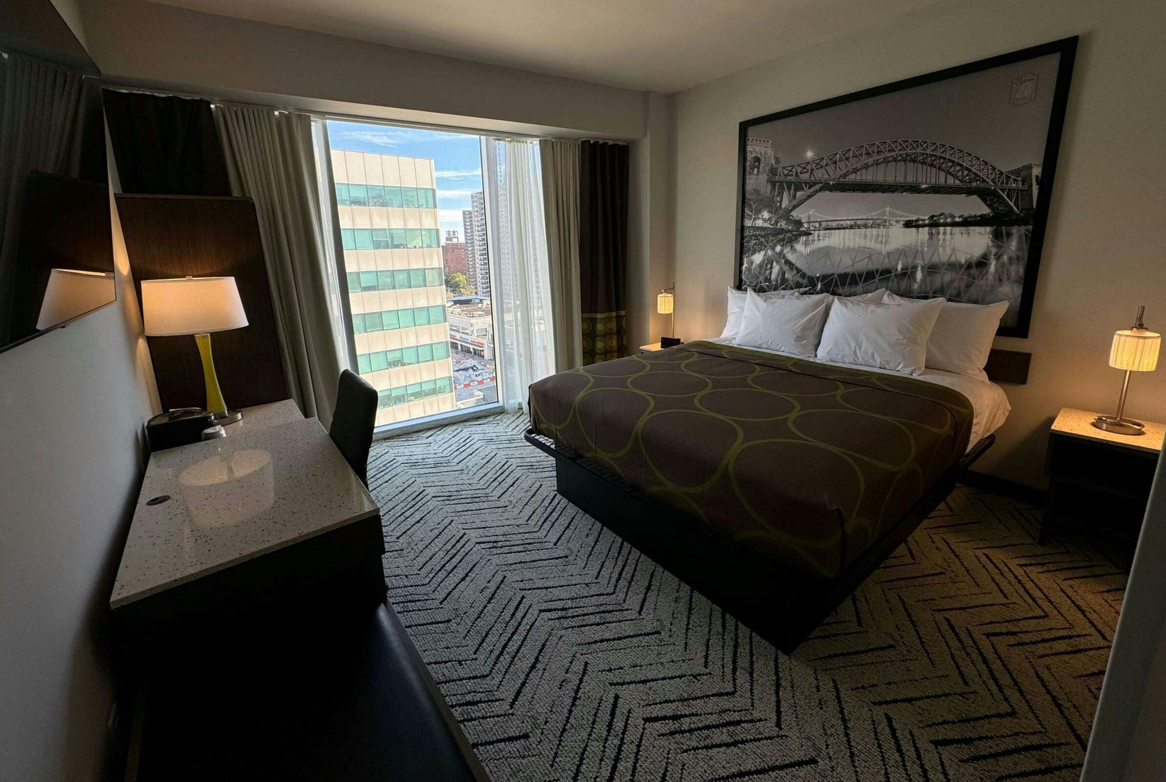 Hotel Super 8 by Wyndham Bronx Near Stadium photo 3