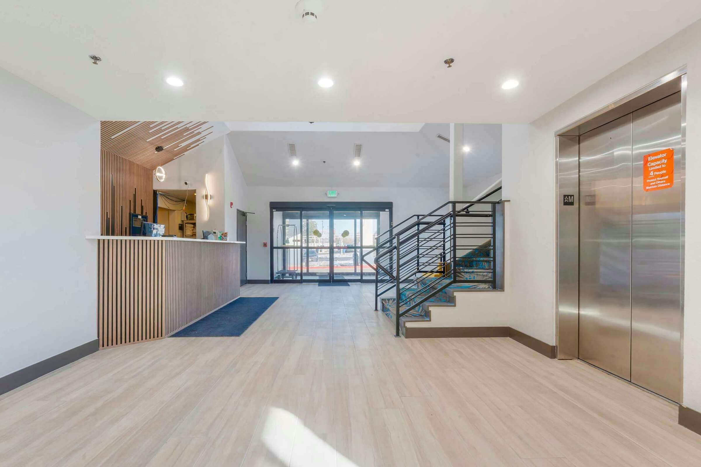 Hotel Days Inn by Wyndham Thornton photo 1