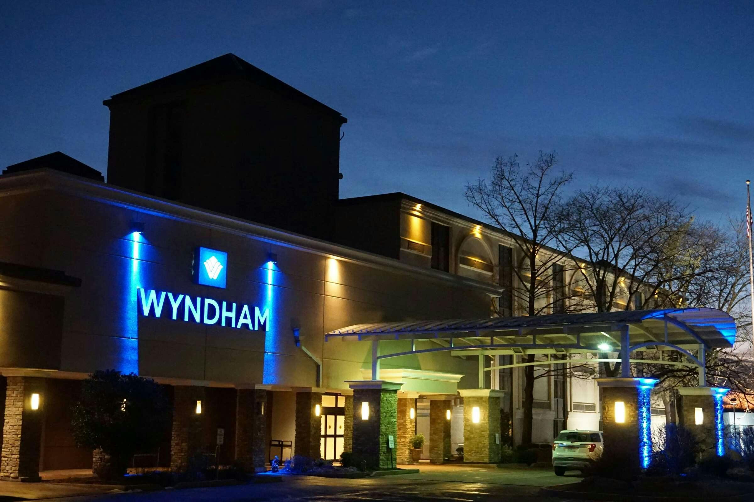 Hotel Wyndham Columbia MO photo 1