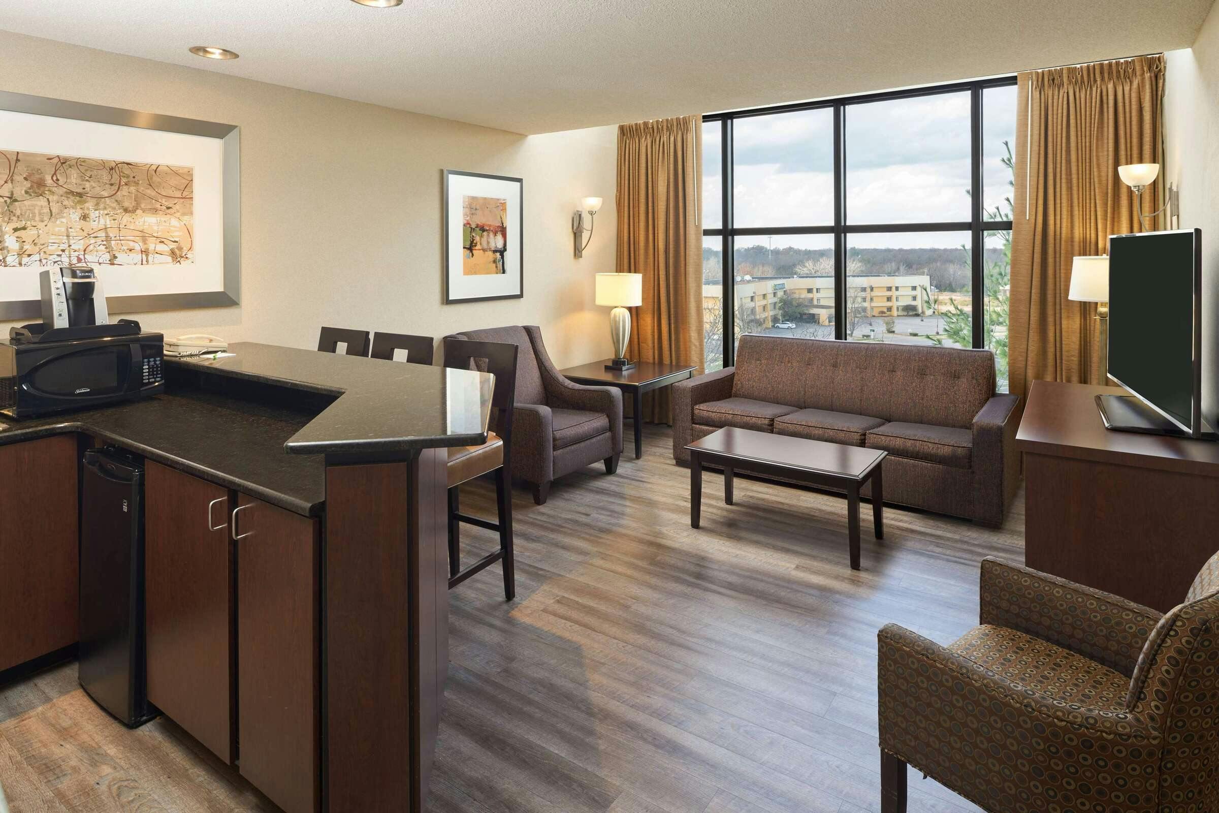 Hotel Wyndham Columbia MO photo 5