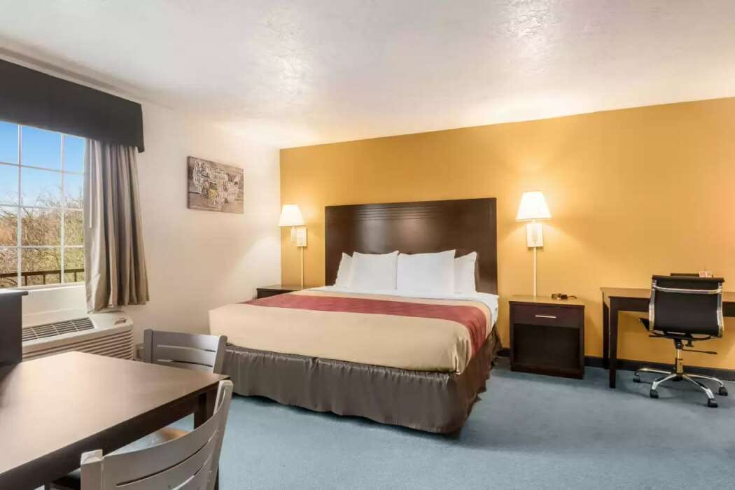 Hotel Econo Lodge Corvallis Near University photo 1
