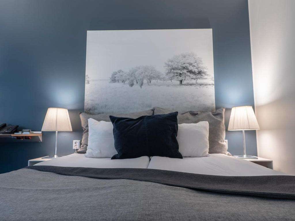 Hotel Clarion Hotel Sign photo 2