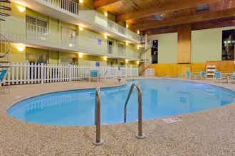 Hotel Ramada Marquette photo 1
