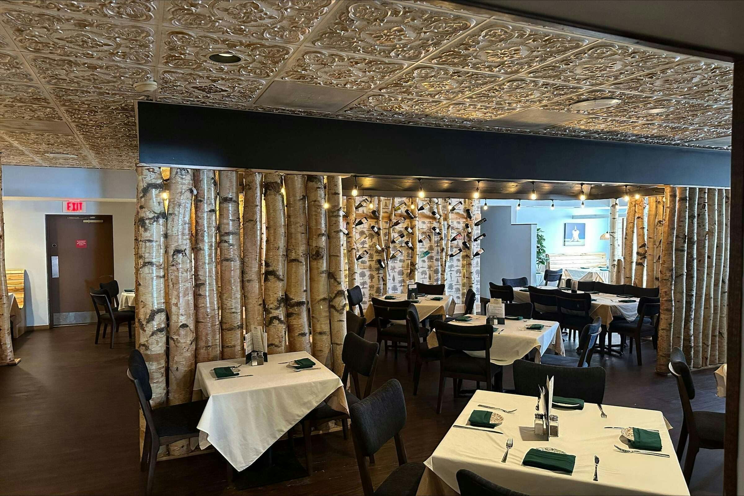 Hotel Ramada by Wyndham Marquette photo 2