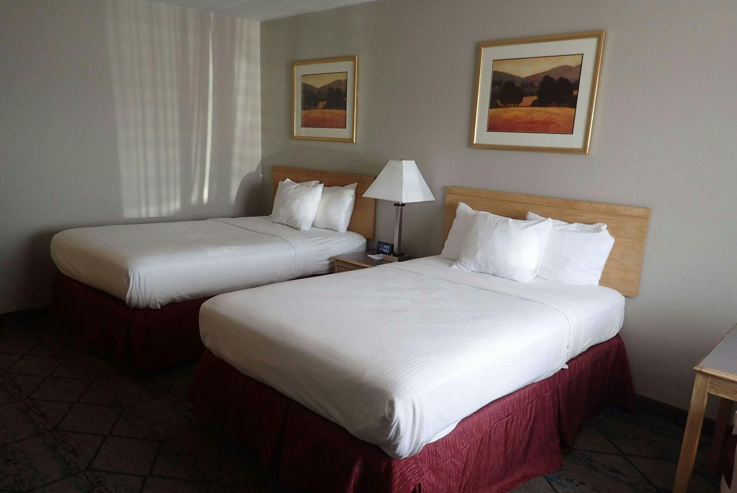 Hotel Baymont by Wyndham Effingham photo 4