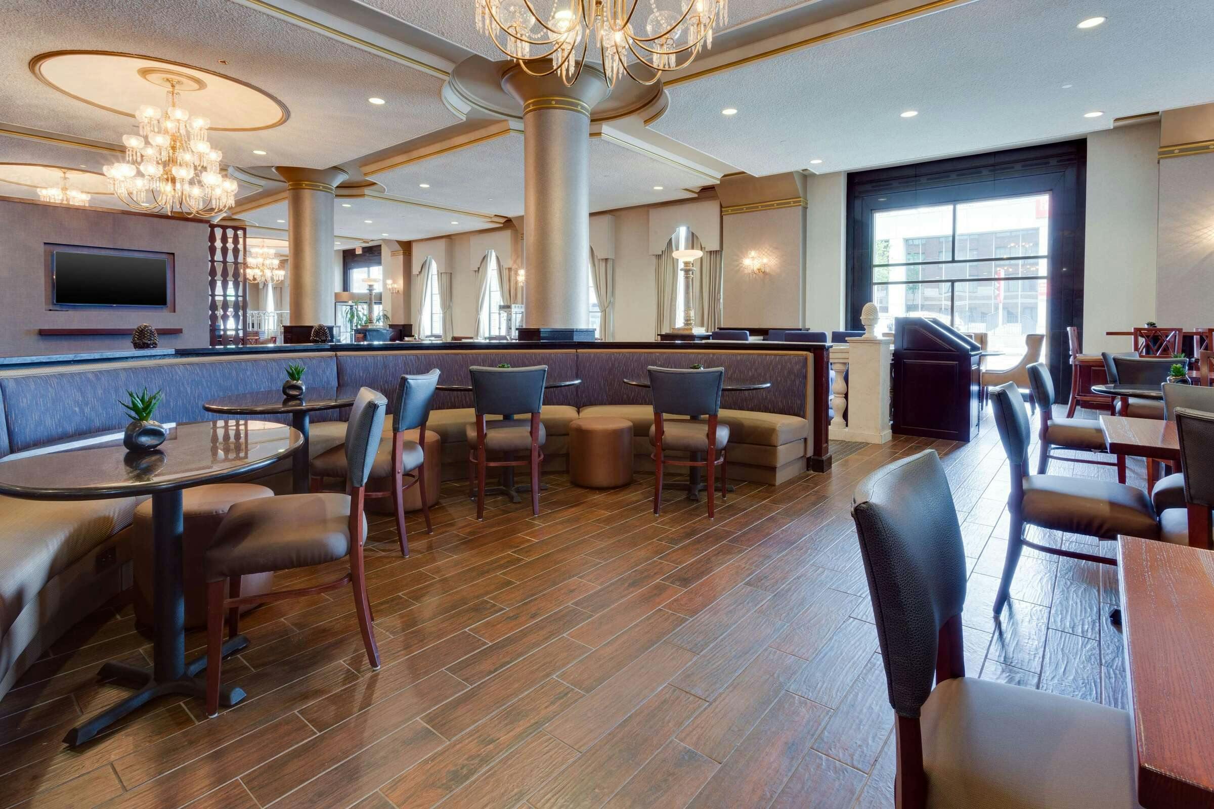Hotel Drury Plaza Hotel St Louis at the Arch photo 5