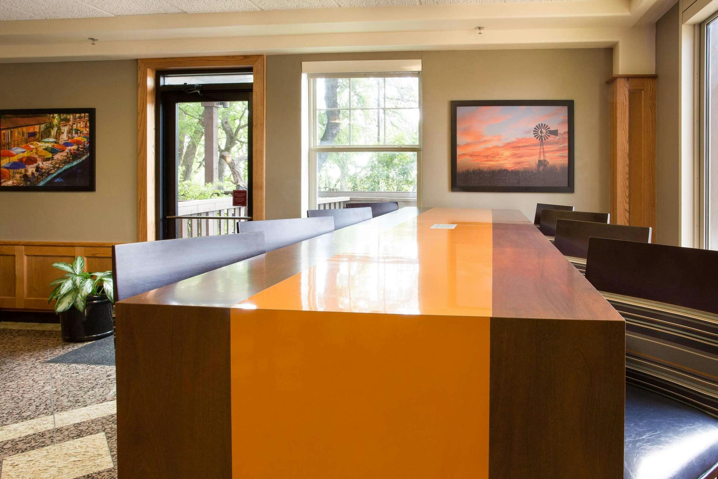 Hotel Drury Inn and Suites San Antonio North Stone Oak photo 4