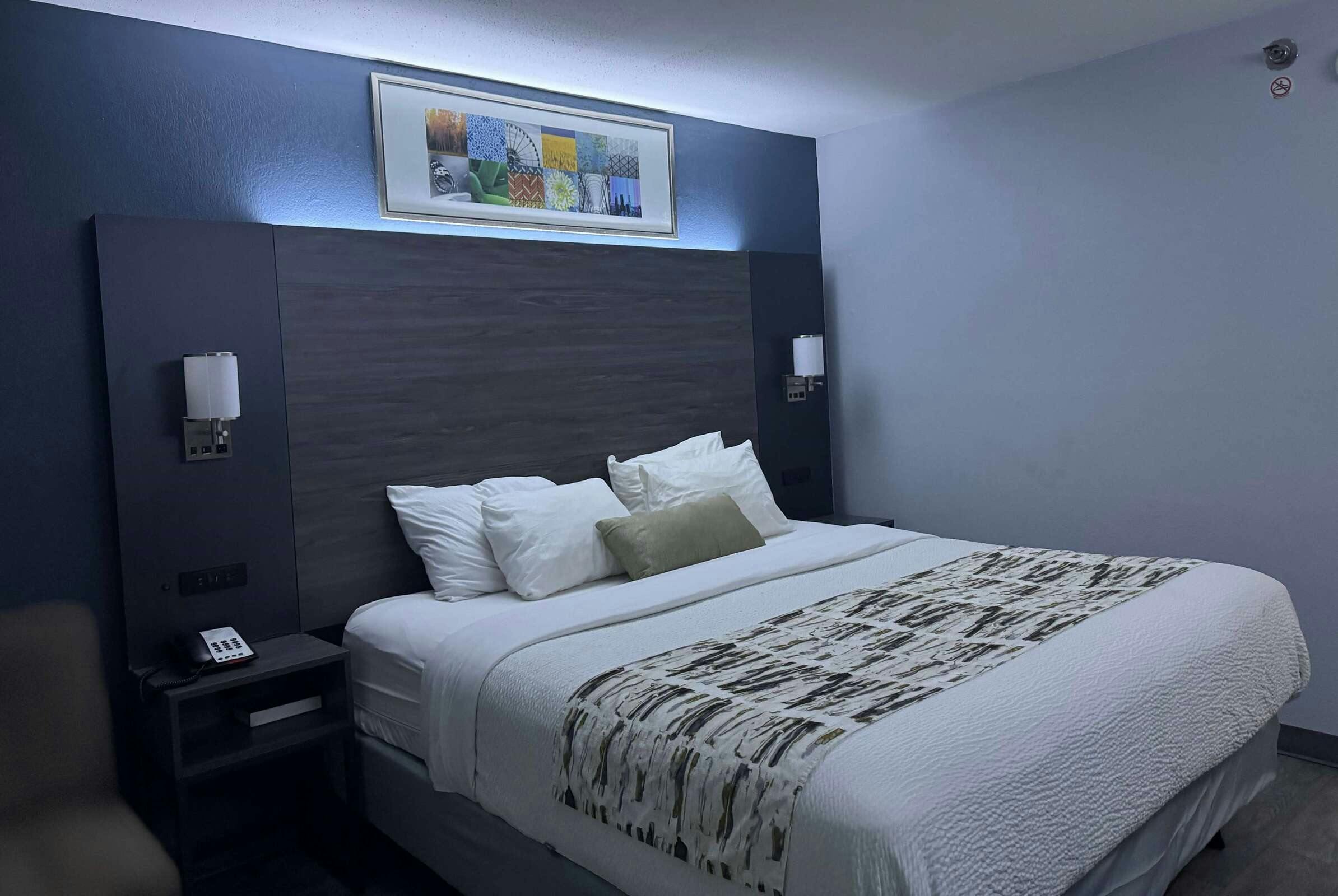 Hotel Baymont Dayton North photo 4