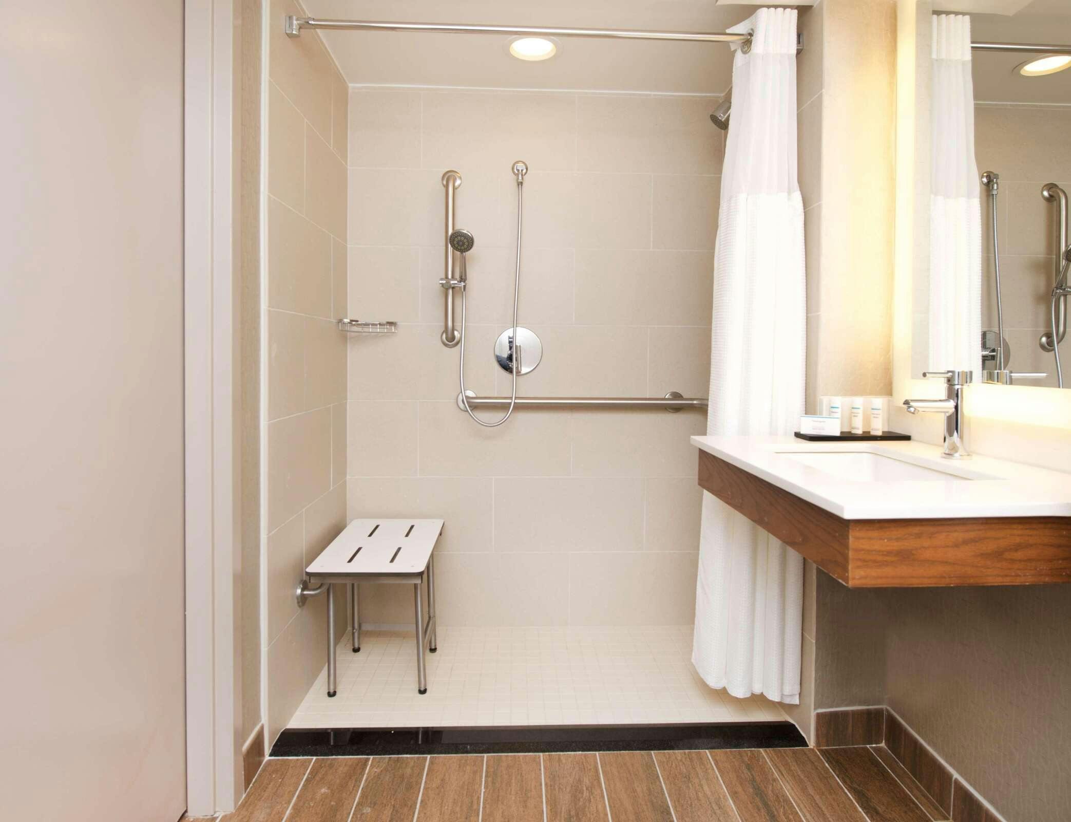 Hotel Embassy Suites By Hilton Seattle North Lynnwood photo 3