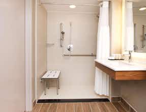Hotel Embassy Suites by Hilton Seattle North Lynnwood photo 3