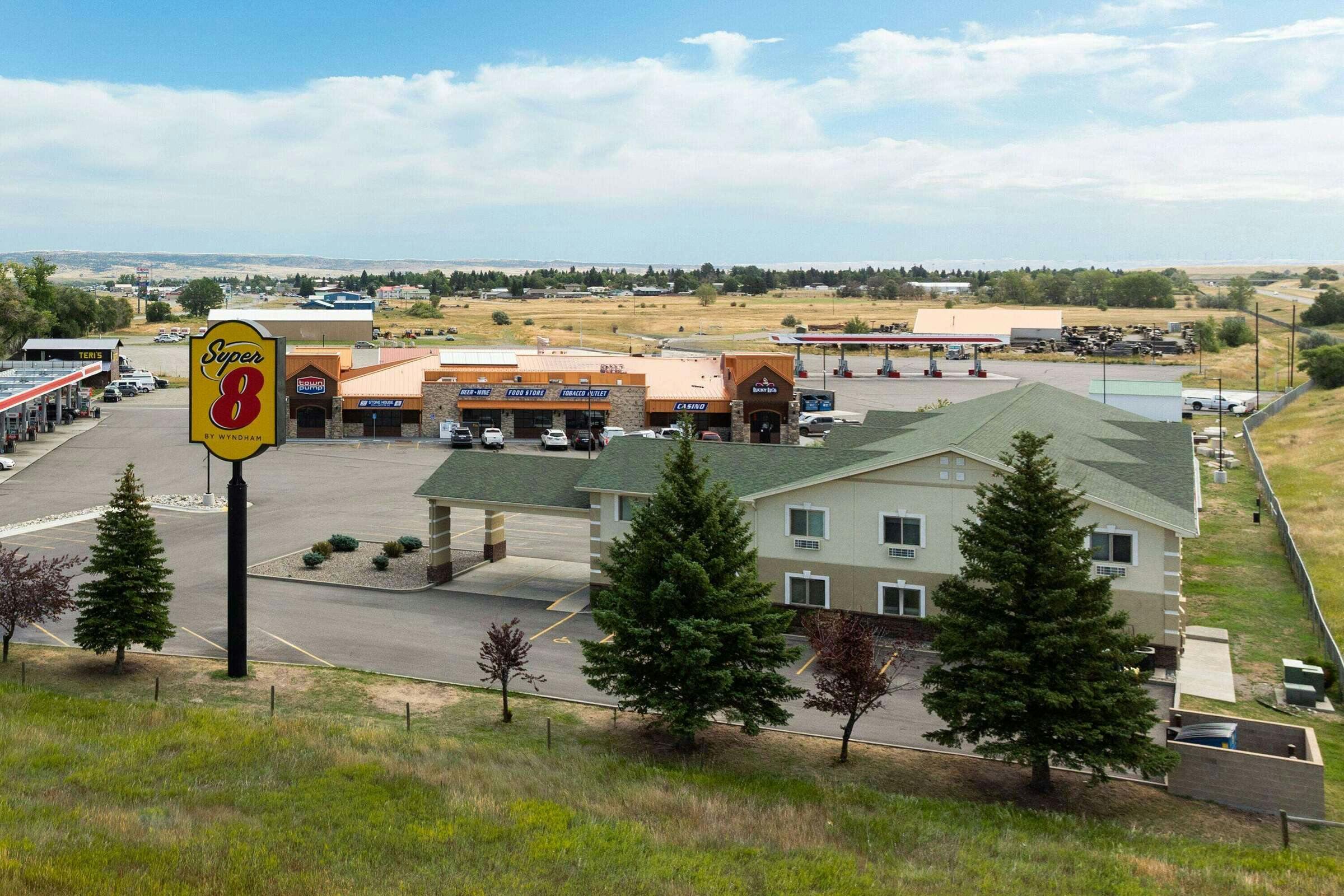 Hotel Super 8 by Wyndham Big Timber photo 1