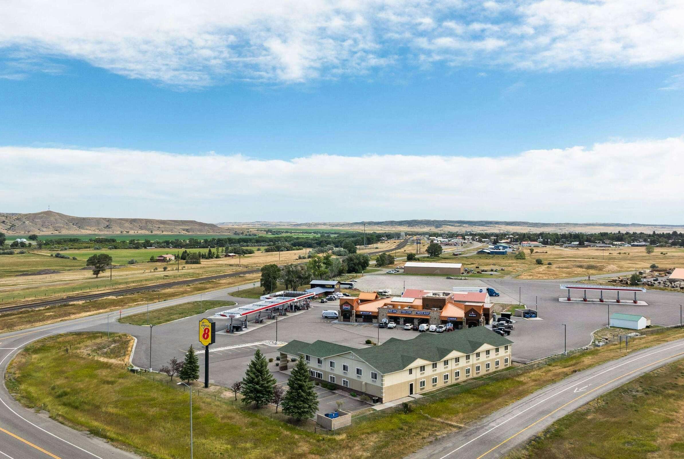 Hotel Super 8 by Wyndham Big Timber photo 2