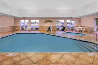 Hotel Super 8 Madison South photo 4