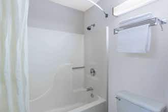 Hotel Super 8 Madison South photo 5