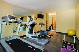 Hotel Days Inn and Suites Stevens Pt photo 4