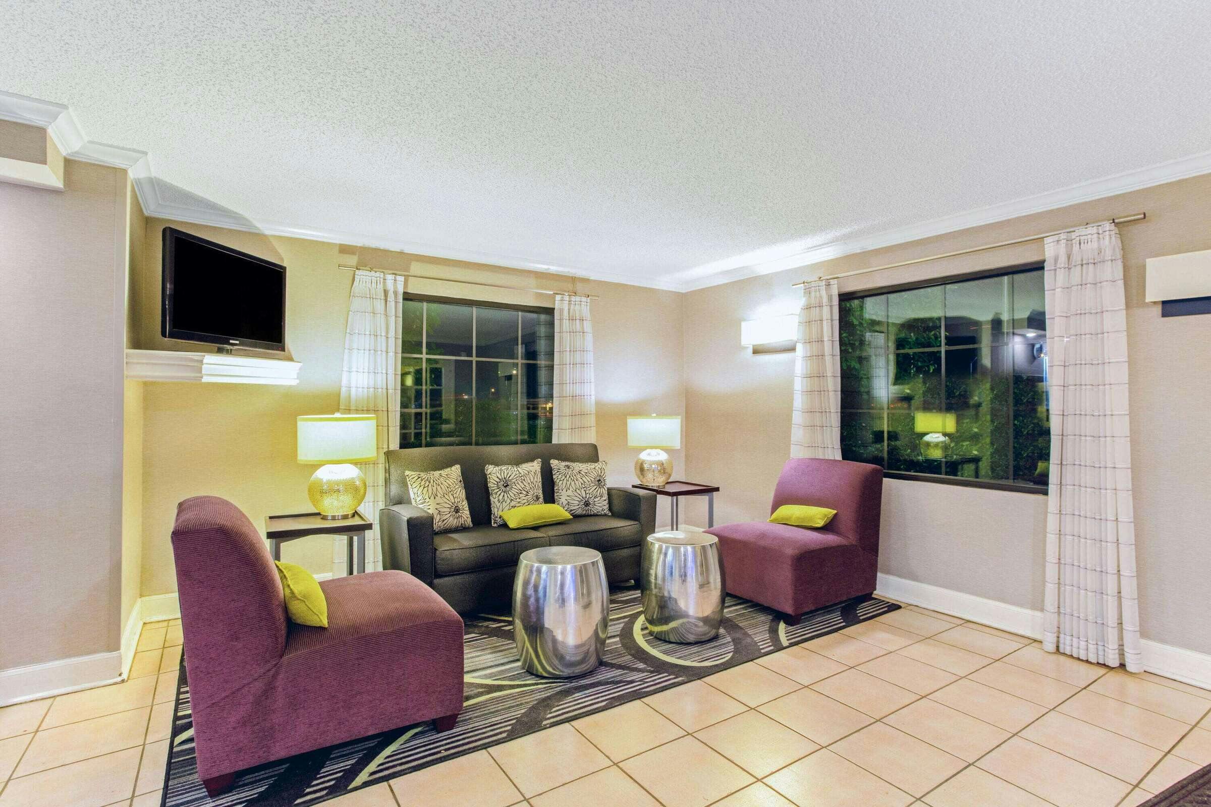 Hotel La Quinta Inn by Wyndham and Conference Center San Angelo photo 2