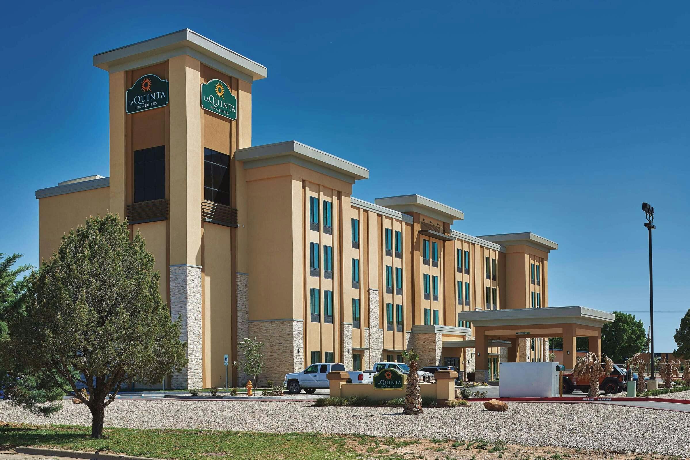 Hotel La Quinta Inn & Suites by Wyndham Carlsbad photo 1
