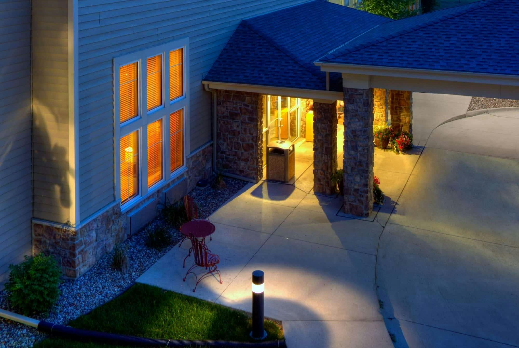 Hotel AmericInn by Wyndham Newton photo 2