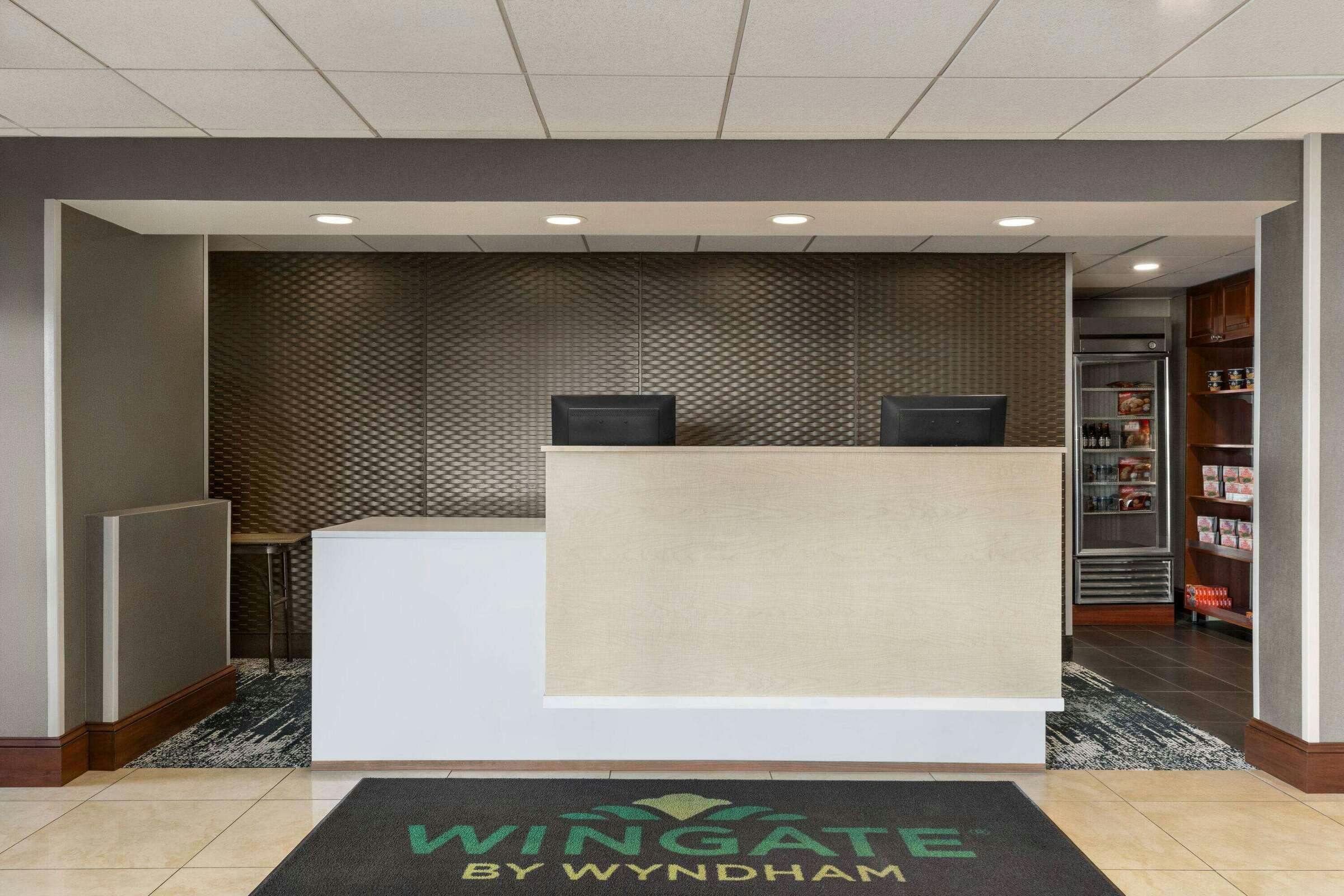 Hotel Wingate by Wyndham Fletcher at Asheville Airport photo 2