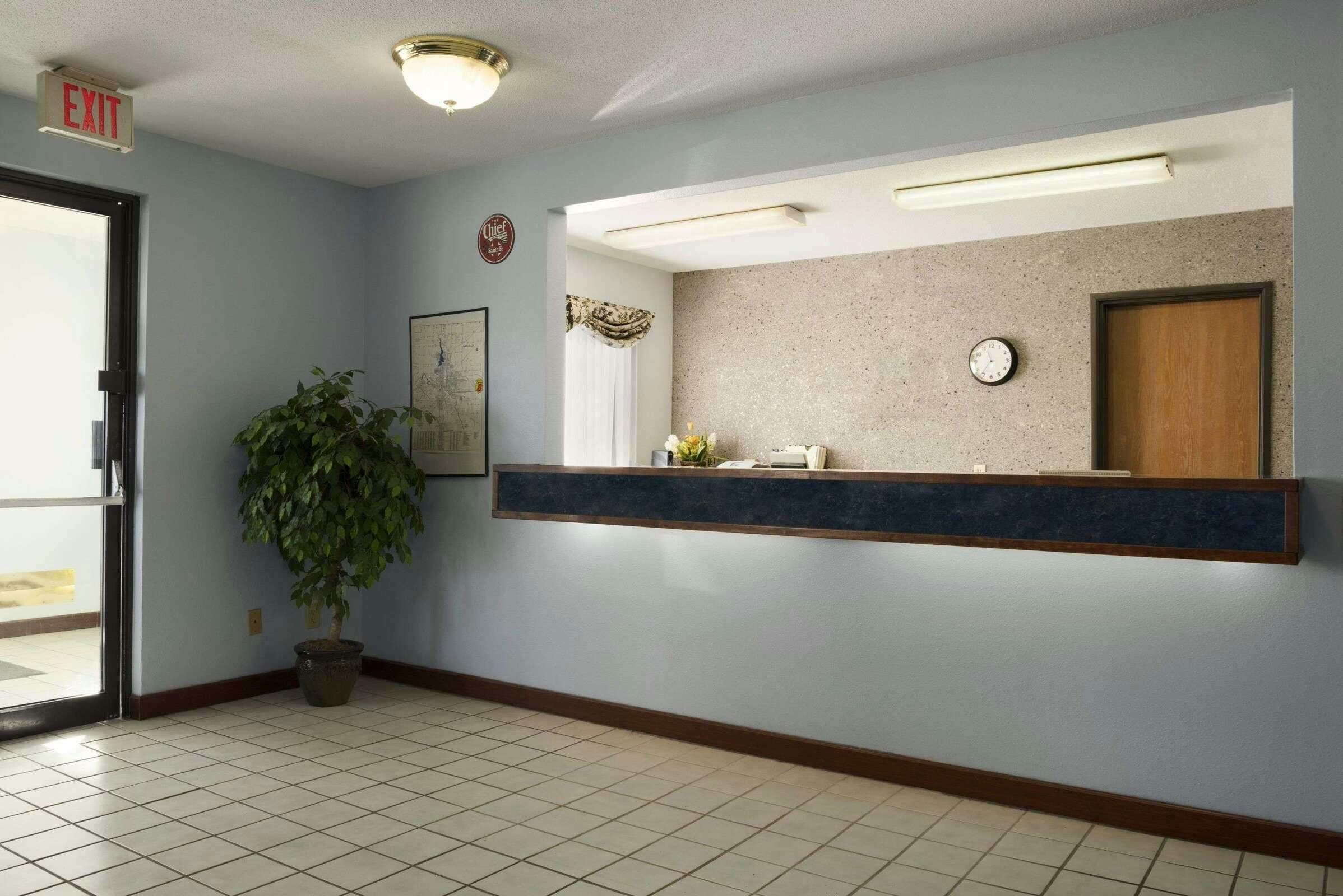 Hotel Super 8 by Wyndham Danville photo 5