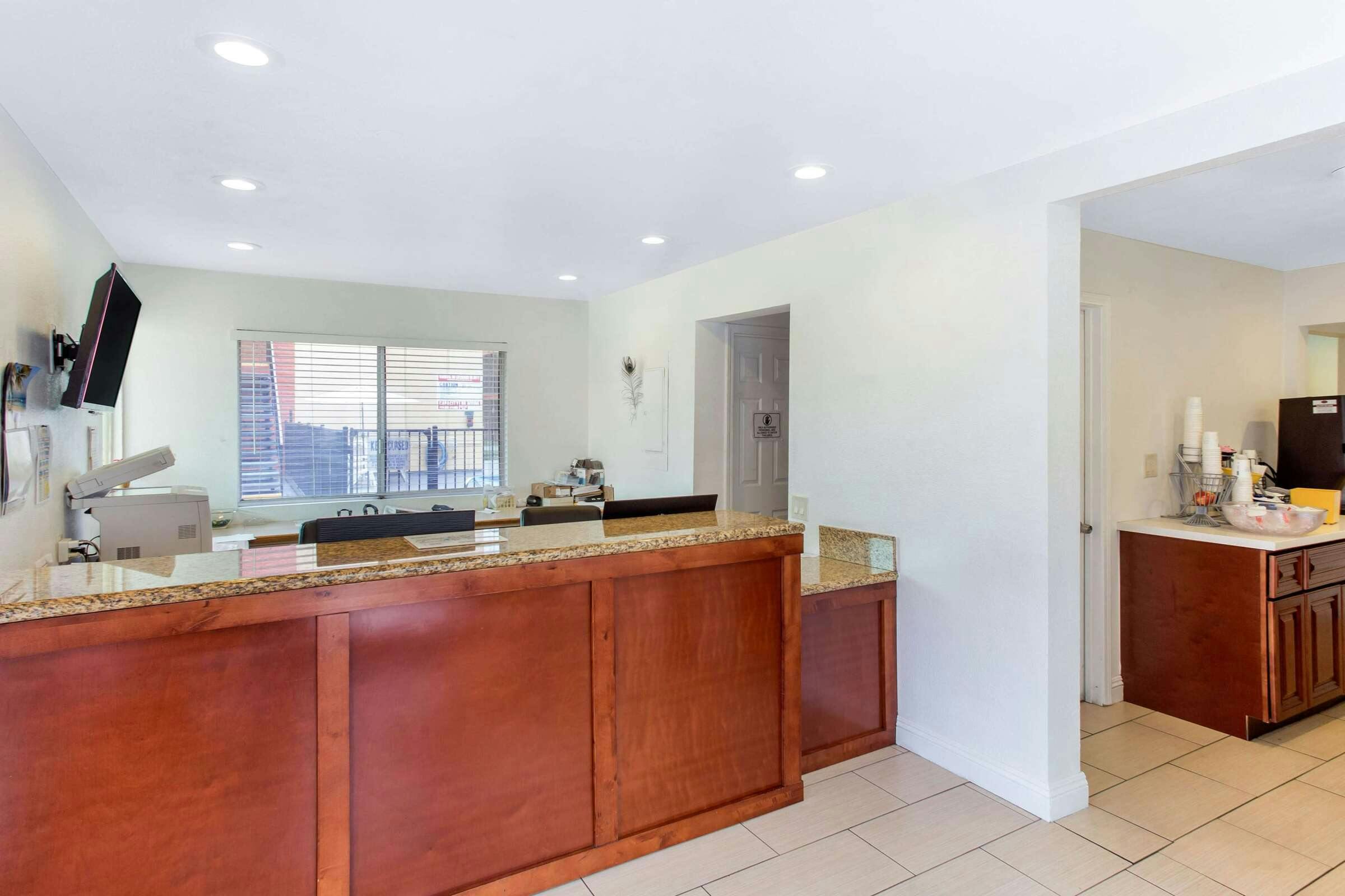 Hotel Howard Johnson San Diego Chula photo 1