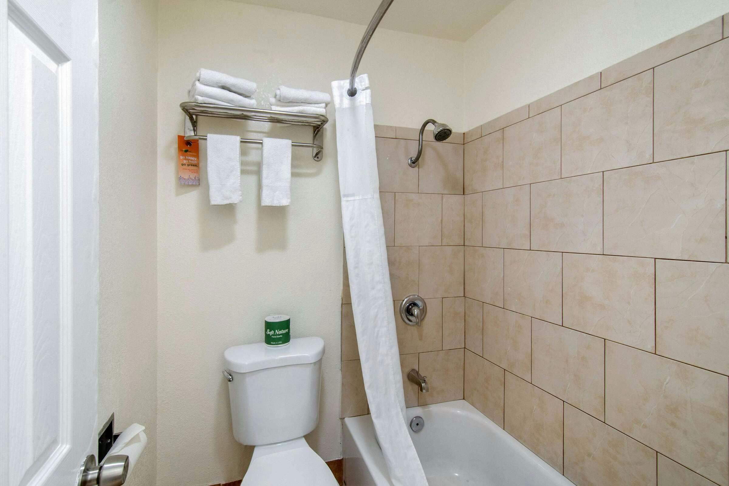 Hotel Howard Johnson San Diego Chula photo 3