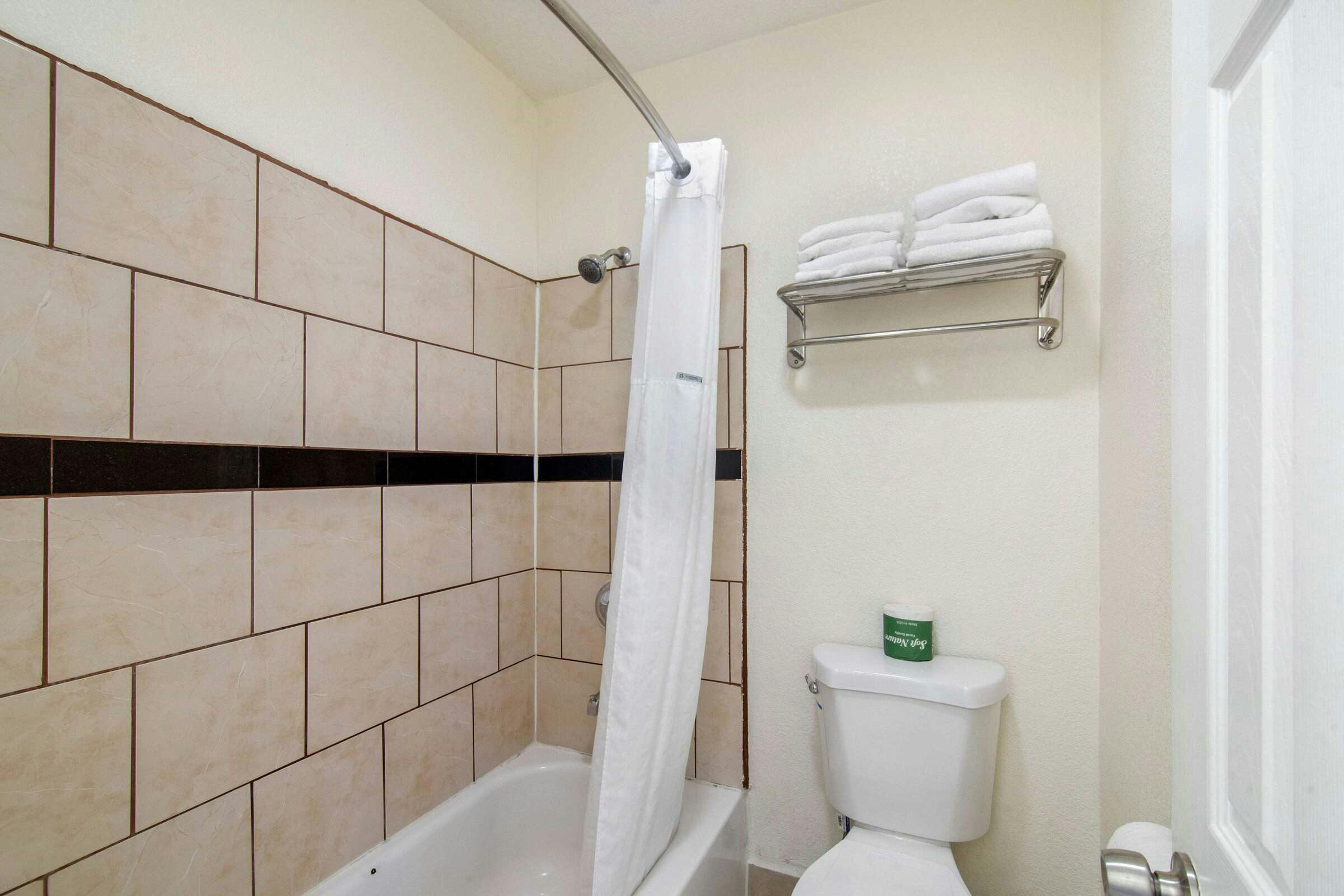 Hotel Howard Johnson San Diego Chula photo 5