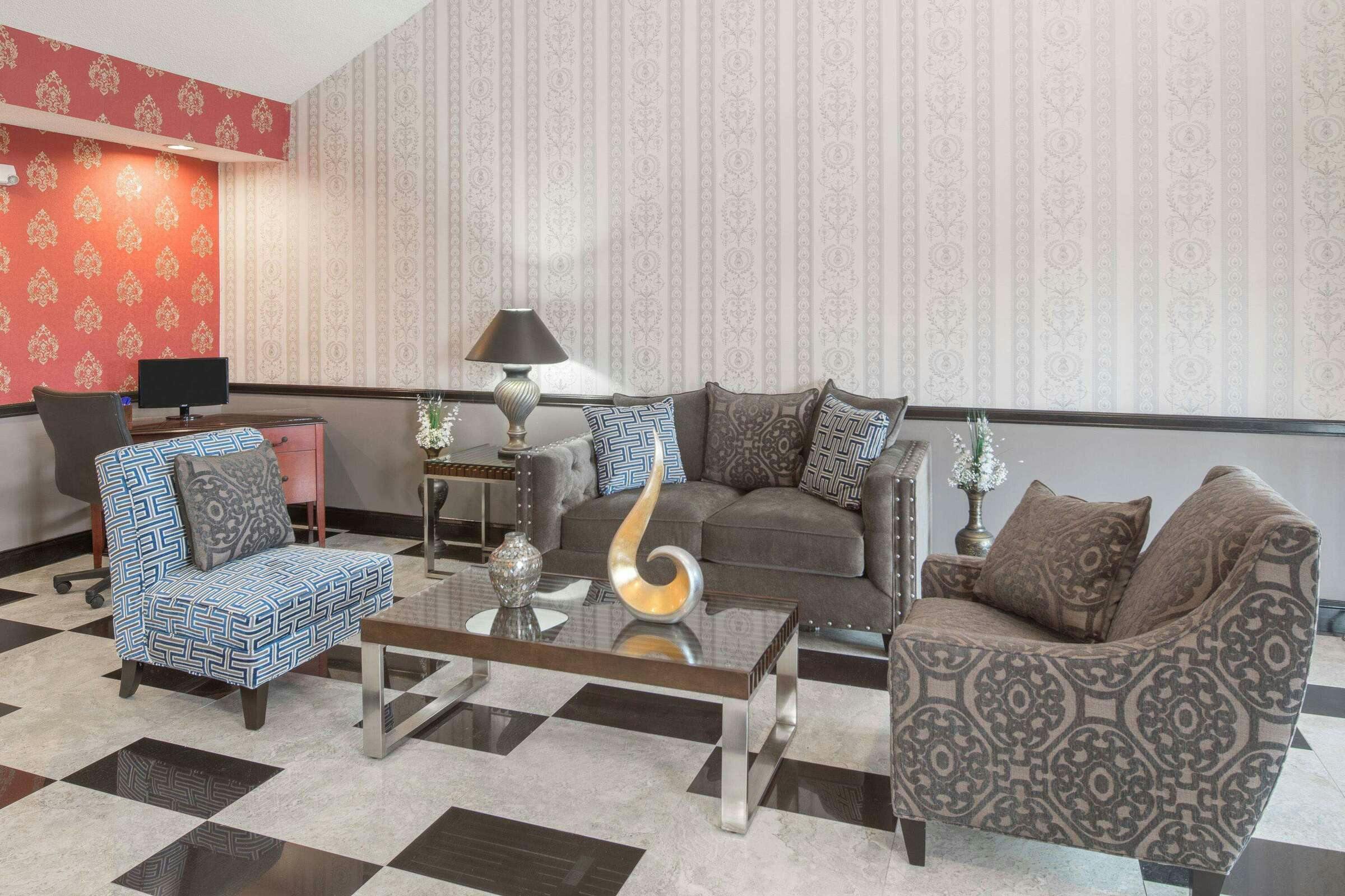 Hotel Baymount Inn Suites Cleveland photo 2