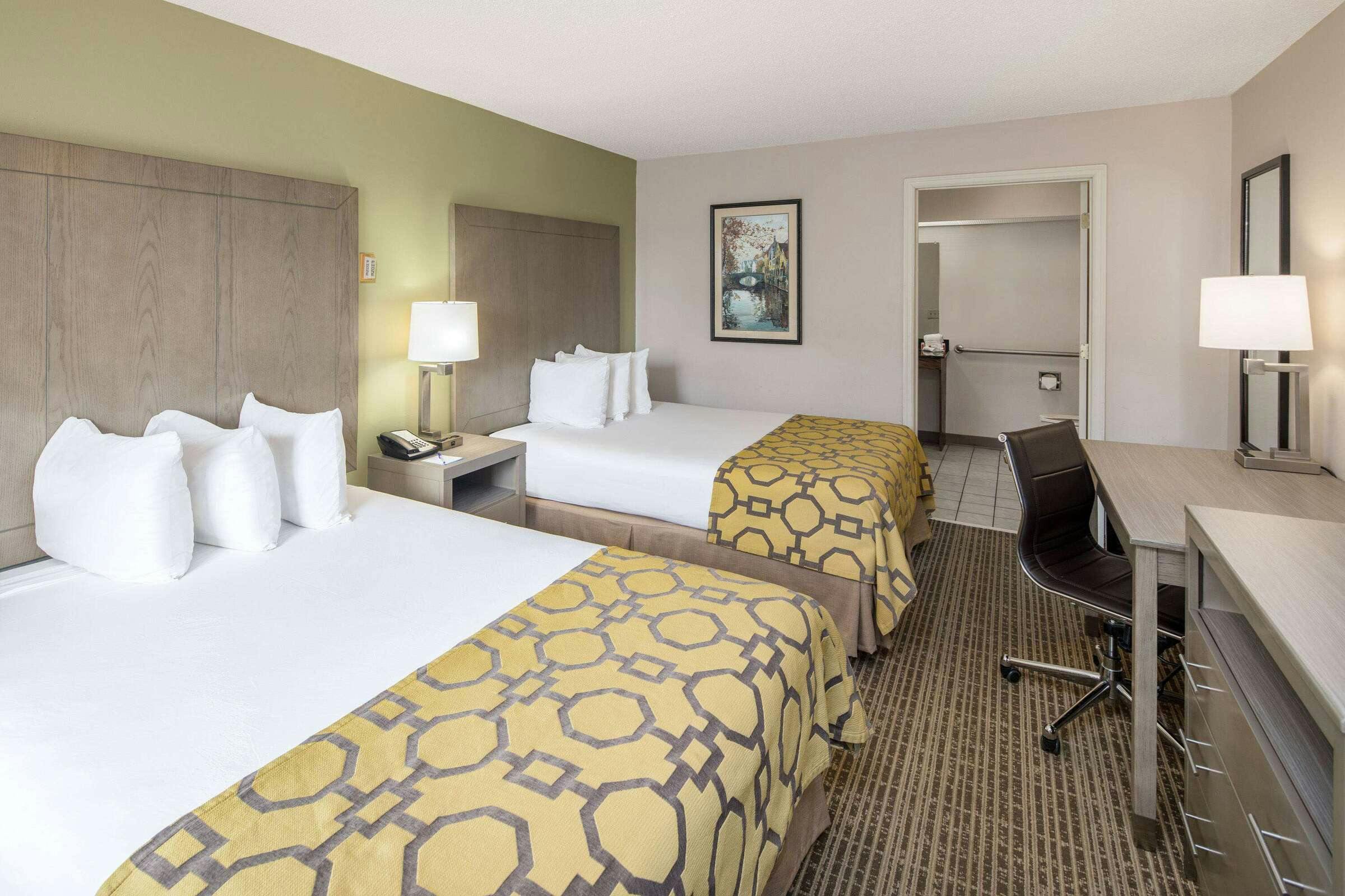 Hotel Baymount Inn Suites Cleveland photo 4