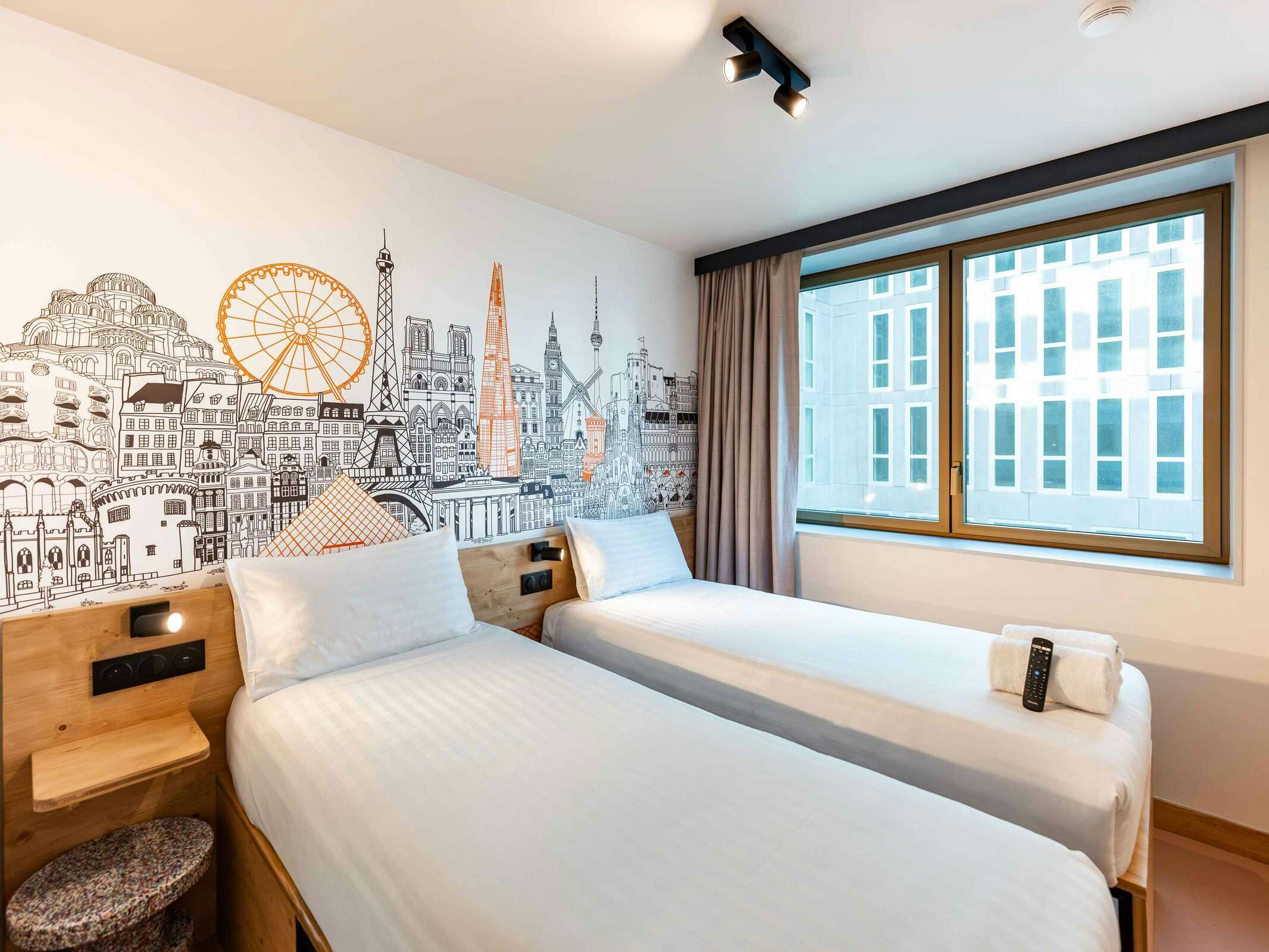 Hotel easyHotel Barcelona La Sagrera photo 2